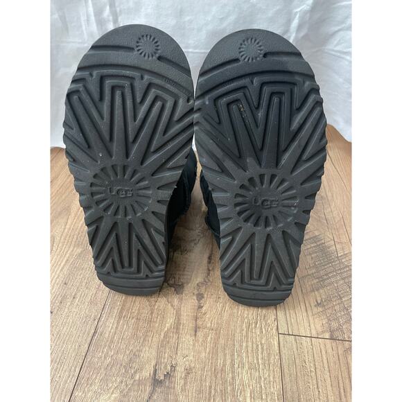 UGG Constantine black shearling boots women’s 7 us - Picture 7 of 7